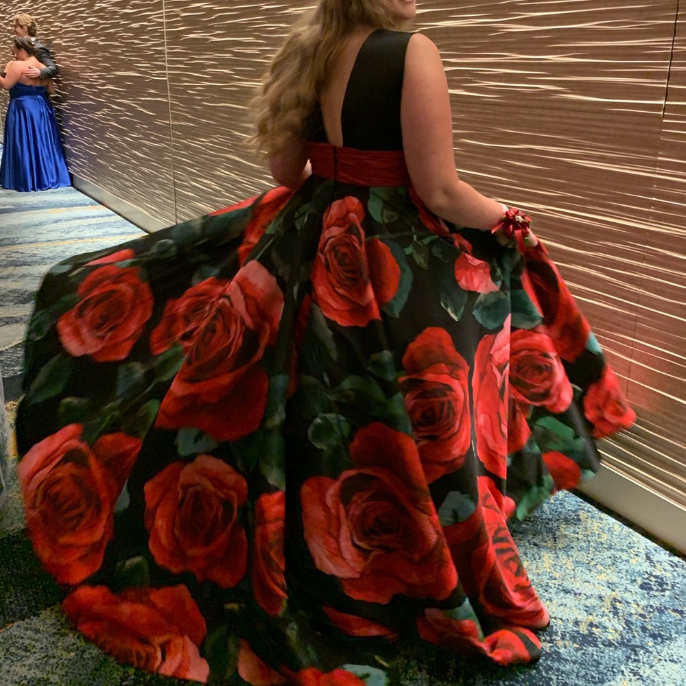 Sherri Hill Prom Dress